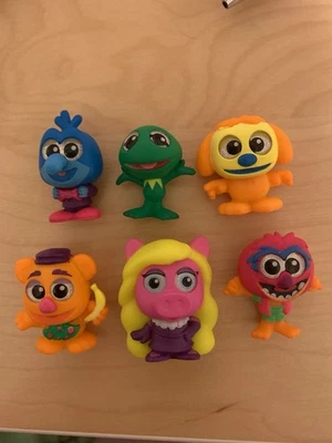 Disney Doorables Blackligh The Muppets Neon Mini Figures set of 6