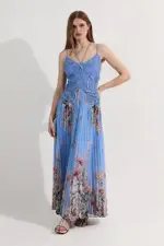 Floral Applique Lace Pleated Strappy Maxi Dress