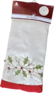 Quilted Beaded Appliqué Holly Berries Christmas Tree Skirt Enchanted Forest 48”