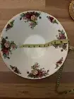 ROYAL ALBERT VTG “OLD COUNTRY ROSES” BIG SERVING BOWL FOOTED BONE CHINA