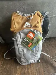 Ozark Trail Adult 2 Liter Hydration Backpack, Brown-gray