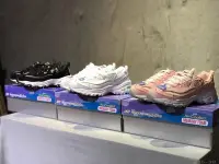 在飛比找Yahoo!奇摩拍賣優惠-精品代購?Skechers品牌 Dlites熊貓鞋款式 隱形