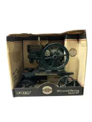 1917-37 IH "McCormick-Deering Model M" (1:6) Green Diecast Engine, Ertl (#4351)