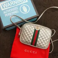 在飛比找蝦皮購物優惠-Gucci laminated leather mini s