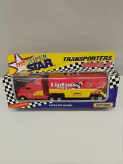 1995 Matchbox Super Star Transporters Series II JOHNNY BENSON LIPTON TEA RACING