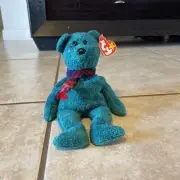 WALLACE ~ TY BEANIE BABY - STUFFED PLUSH Green Holiday Bear - 1999