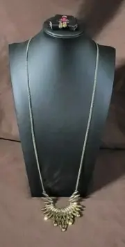 Paparazzi Leave It To Luxe Brass Necklace And Earrings