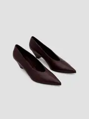 Point Toe Pump