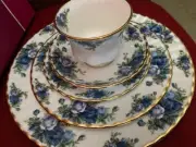 ROYAL ALBERT MOONLIGHT ROSE 5 PIECES PLATE SETTING SETS NEW IN BOX