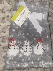 Jingles & Joy Set Of 2 Tip Towels Grey Snowflake w/3 appliquéd Snowmen NWT