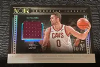 在飛比找Yahoo!奇摩拍賣優惠-Kevin love NOIR限量65冠軍騎士隊球衣橫卡