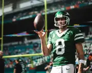 Aaron Rodgers on Field Warmups New York Jets 8x10 NFL Football Photo