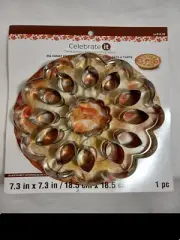 Celebrate It Bakeware Pie Crust Cutter Flower Shape