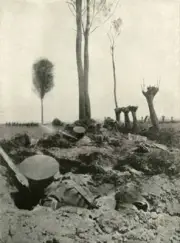 Awaiting the Attack WWI 1914-1919 This remarkable photograph of an- Old Photo