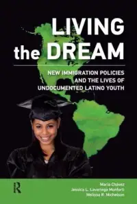 在飛比找博客來優惠-Living the Dream: New Immigrat