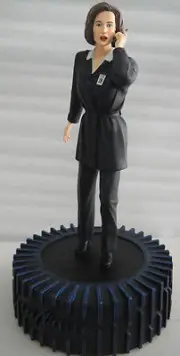 DARK HORSE The X-FILES DANA SCULLY STATUE Maquette MIB FOX MULDER Bowen