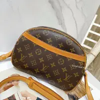 在飛比找蝦皮購物優惠-二手旗艦 LOUIS VUITTON LV 字紋 拉鏈 蘋果