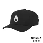 NIXON 經典黑 白 水滴刺繡 LOGO 後扣式棒球帽 運動帽 帽子 外出帽 流行 穿搭首選 C3154-005