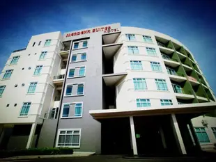 默迪卡套房飯店Merdeka Suites Hotel