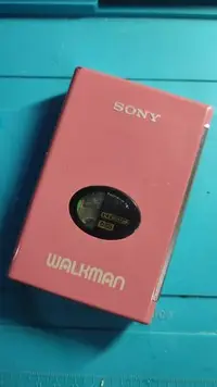 在飛比找Yahoo!奇摩拍賣優惠-SONY WM-509 卡式隨身聽 卡帶隨身聽 桃紅色