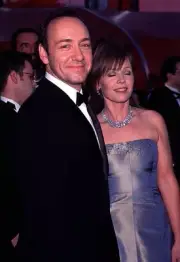 Kevin Spacey during 72nd Annual Academy Awards Arrival at Shrine A- Old Photo