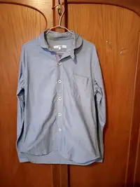 在飛比找Yahoo!奇摩拍賣優惠-日本品牌CORISCO天藍色純棉小立領長袖襯衫