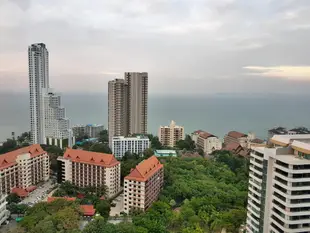 1BR Sea view @ Riviera by Pattaya Holiday