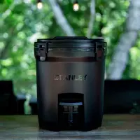在飛比找蝦皮購物優惠-Stanley-Water Jug黑化保溫冷飲桶7.5ml/
