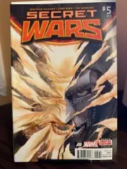 Secret Wars #5 Alex Ross Doctor Doom Deadpool & Wolverine NM Hickman NM 2015