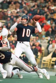 Bobby Douglass Chicago Bears drops back to pass v the San Francis- 1974 Photo 11
