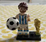LIONEL MESSI ARGENTINA #10 LEGO MINI FIGURE soccer ball futbol trophy UNOPENED