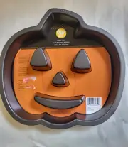Wilton Halloween Jack-o-lantern Pumpkin Cake Pan Non-Stick Smiley Face