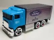 CUSTOM Richard Petty Ford by Petty Hot Wheels HiWay Hauler, CUSTOM 1/64th