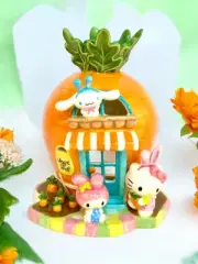 Blue Sky Clayworks X Hello Kitty Easter Carrot Candle House NEW Auth Retailer