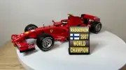 CARTRIX 1:43 F1 FORMULA 1 WORLD CHAMPION PIT BOARD PLACE STANDS ALONSO HAMILTON