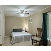 Cozy & Cheerful 4 Bedroom Home Near Downtown
