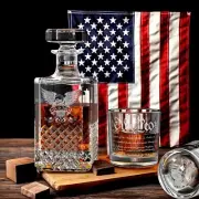 Unique Eagle Whiskey Decanter with 2 Glasses - Stylish Gift for Dads & Husbands