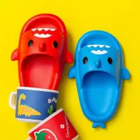 在飛比找momo購物網優惠-【bebehome】可愛鯊魚造型室內防滑兒童拖鞋(防滑拖鞋 