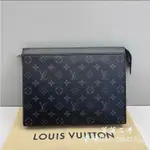 LV 路易威登 POCHETTE VOYAGE 中號 黑色老花 男士手拿包 拉鏈钱包 M61692