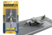 Daron Runway24 AV8B Green Camoflage Diecast vehicleplane 57531