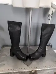 Urban Outfitters Bella Knee Boots EU 39 UK 6 Black Leather Block Heel Square Toe