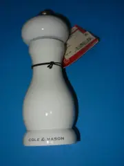 COLE & MASON SALT GRINDER WHITE 6" NEW