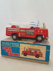 VINTAGE NIB YANOMAN TOYS JAPAN TIN FIRE TRUCK ENGINE SIREN 5850 NEW W/ BOX