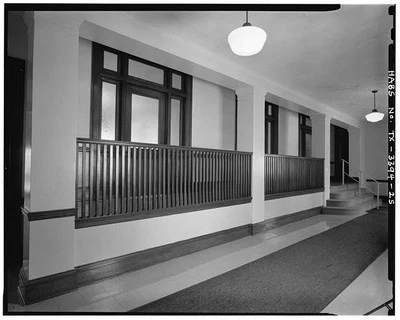 25. Third floor corridor, looking northwest - Del Rio Federal Building, 100