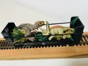 HO Scale Model Train Bulkhead Car / Custom Museum Display Dinosaur Load