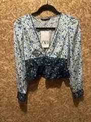 Zara Women’s Blue Floral Rayon Crop Top Long Sleeves Size XS