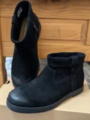 Clearance - New UGG Black Suede Chelsea Ankle Mini Short Winter Boots Size 4