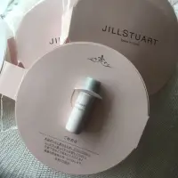 在飛比找蝦皮購物優惠-吉麗絲朵 jill stuart 超新效期！雪紡絲柔輕粉底 