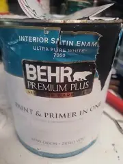 BEHR PREMIUM PLUS 7050-1 Gallon Ultra Pure White Interior Paint & Primer In One