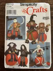 Simplicity 8810 UNCUT Sewing Pattern, 21" to 31" Halloween Dolls